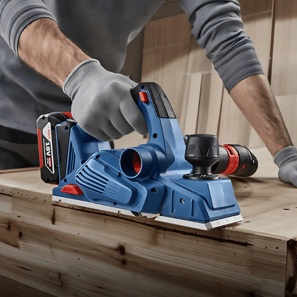 Plaina à Bateria GHO 185-LI Brushless 18V 82mm sem Bateria BOSCH