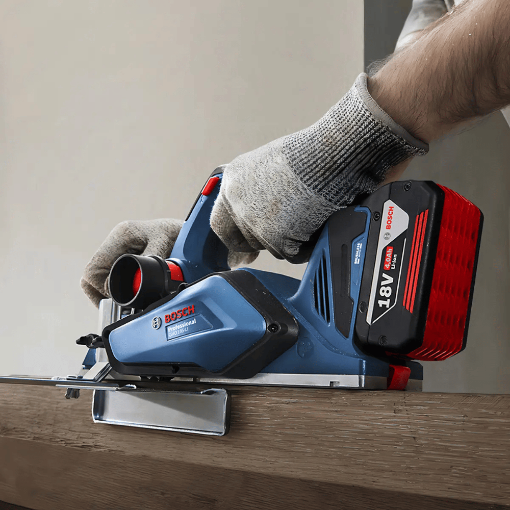 Plaina à Bateria GHO 185-LI Brushless 18V 82mm sem Bateria BOSCH