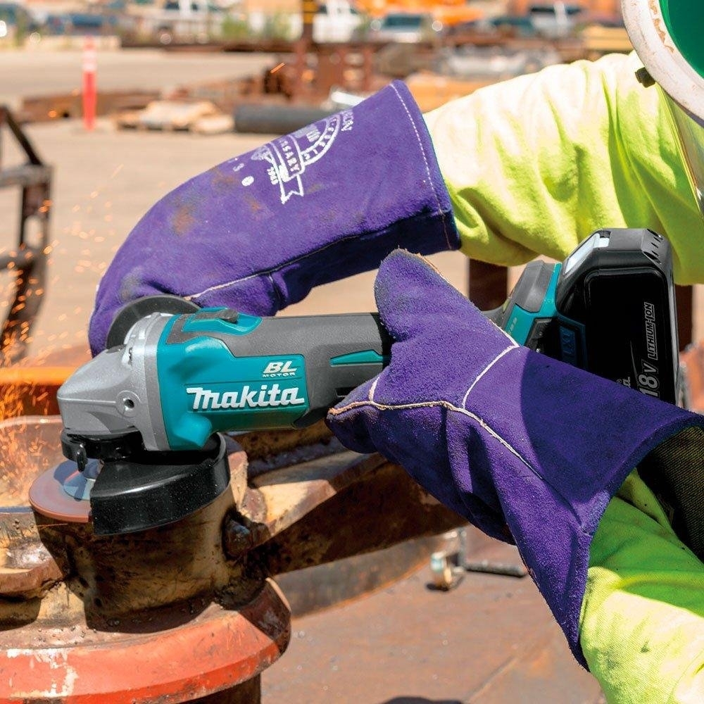 Esmerilhadeira Angular DGA504Z 5 Pol. 18V Brushless sem Bateria e Carregador MAKITA