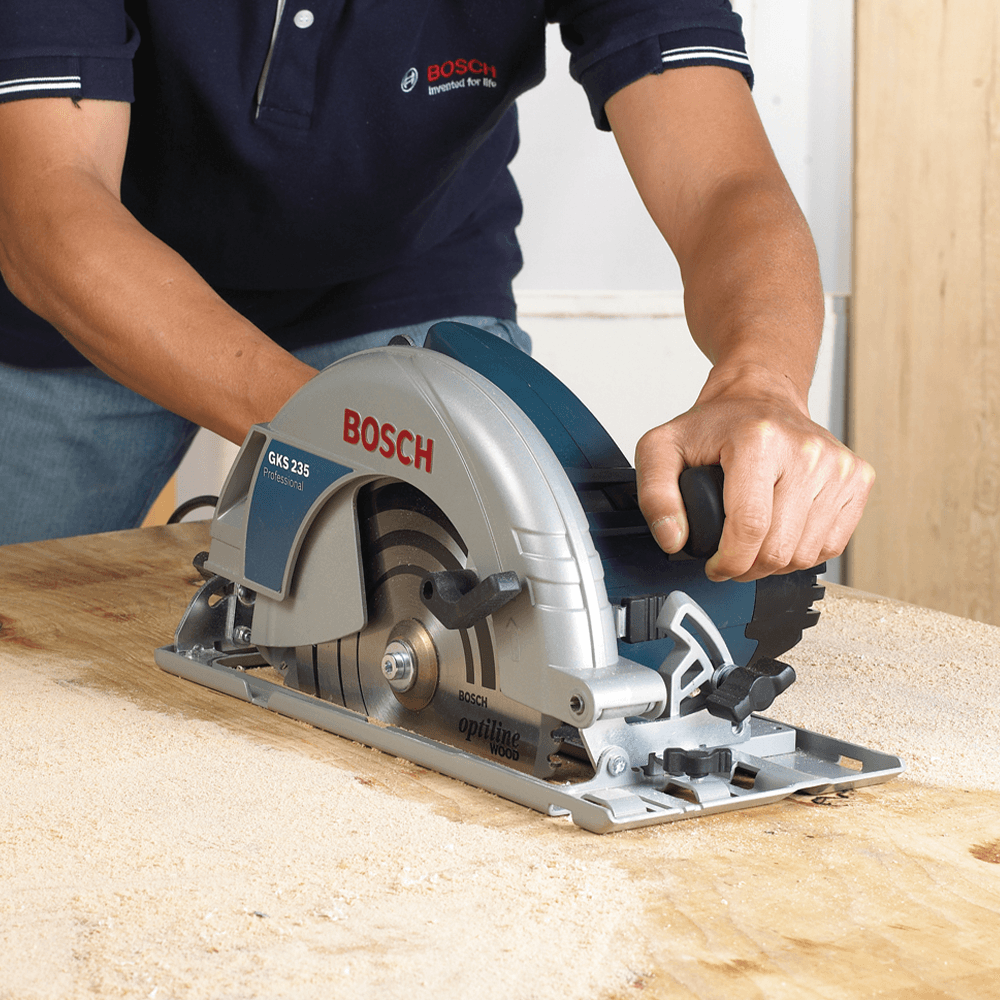 Serra Circular GKS 235 9.1/4 Pol. 1700W 127V com Disco e Guia Paralelo BOSCH