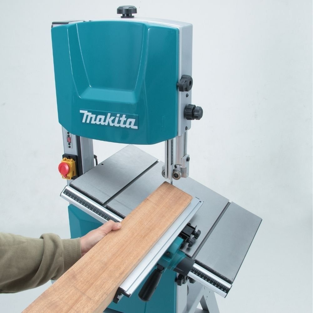 Serra Fita LB1200F 900W 220V com Bancada Móvel MAKITA