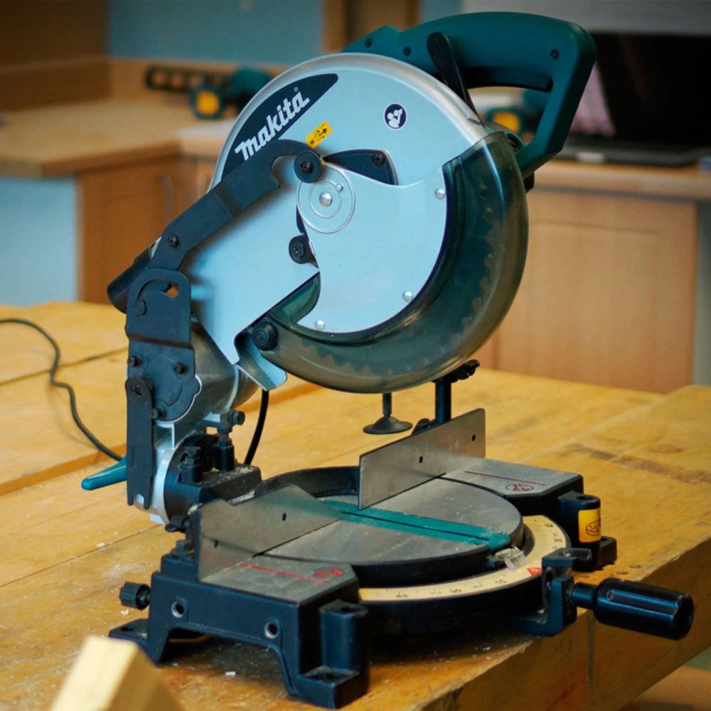 Serra de Esquadria MLS100 10 Pol. 1500W 220V com Disco MAKITA