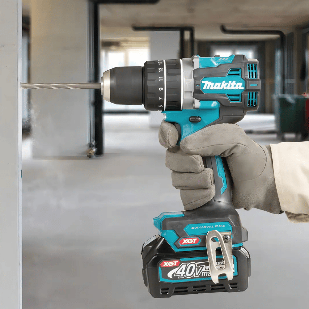 Parafusadeira Furadeira HP002GA201 1/2 Pol. 40V Brushless com 2 Baterias 2,0Ah Carregador e Maleta MAKITA